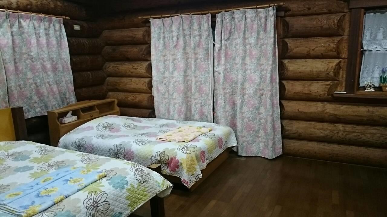 Log Pension Izumigamori 모토부 외부 사진